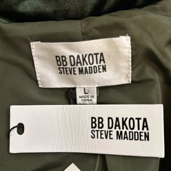 NWT “BB Dakota Steve Madden” green velvet blazer - Picture 7 of 7